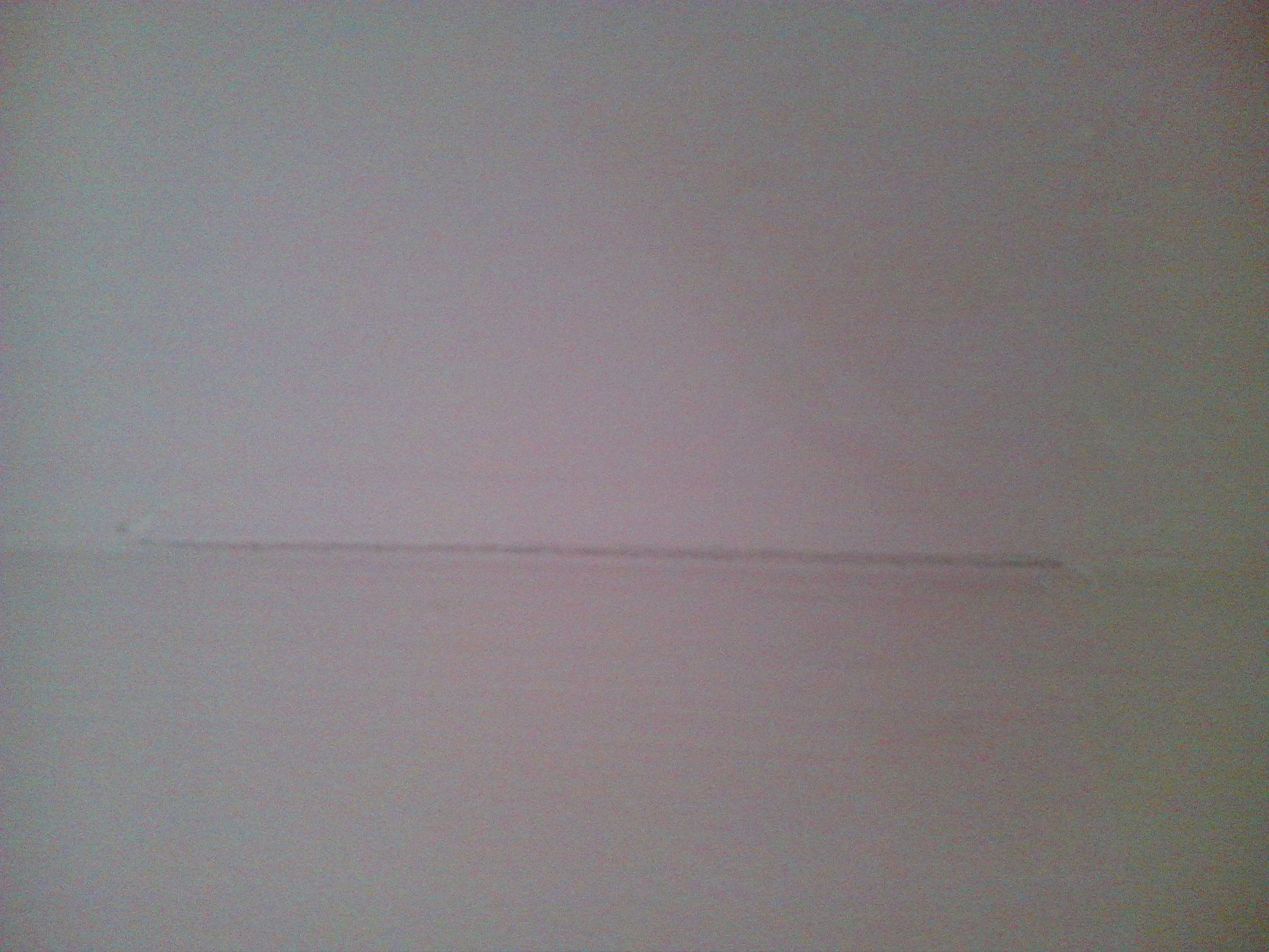 墙面刷乳胶漆，第二天所有墙面阴角开裂，是不是乳胶漆质量问题?
